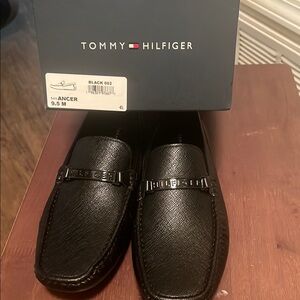 Tommy Hilfiger Black Leather Slip-On Loafers